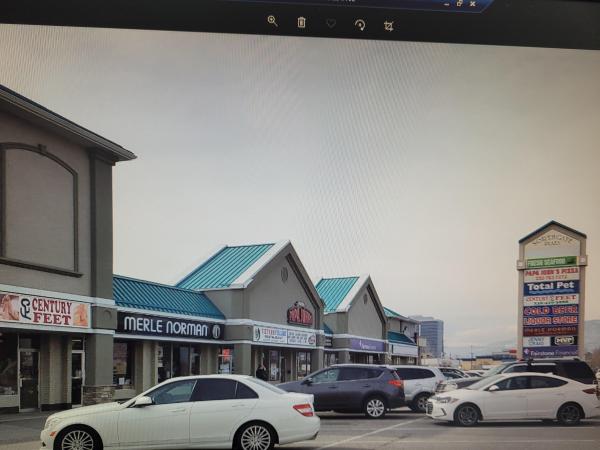 Northgate Plaza, Kelowna, BC property overview image 1